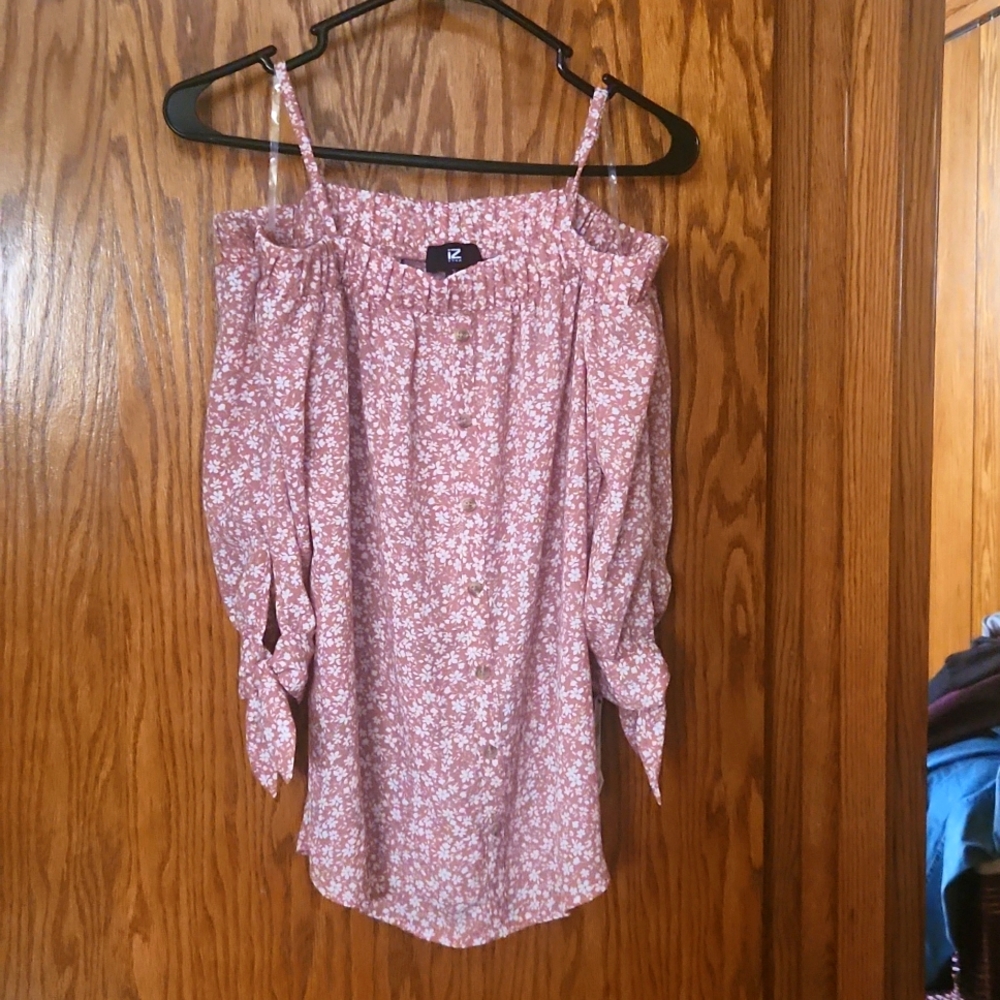 IZ BYER Mauve and white flower print blouse Size Small